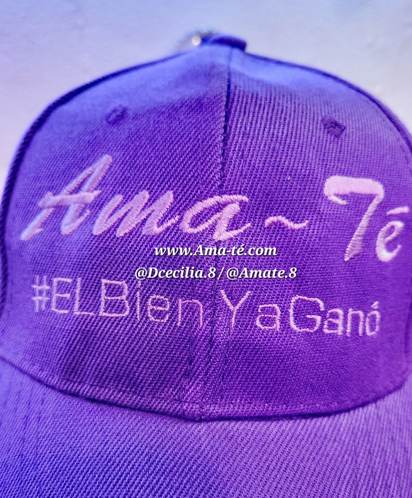 "El Bien Ya Gano" Gorros | Purple Hats